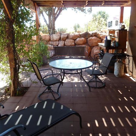 Red Rock Hacienda Apartment คาแนบ ภายนอก รูปภาพ